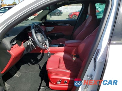 Zdjęcie 7 z 12 samochodu: 2023 MASERATI GRECALE MODENA VIN:ZN682AVM0P7433915 - miniatura