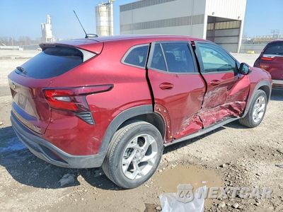 Trzecie zdjęcie samochodu z tyłu: 2025 CHEVROLET TRAX LS VIN:KL77LFEP5SC010925 - miniatura