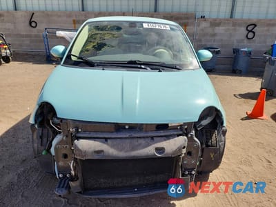 Piąte zdjęcie samochodu w środku: 2016 FIAT 500 POP VIN:3C3CFFAR1GT161440 - miniatura