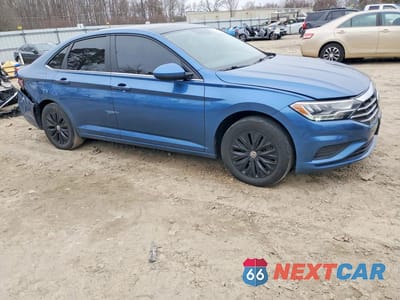 Czwarte zdjęcie samochodu z boku: 2020 VOLKSWAGEN JETTA S VIN:3VWCB7BUXLM065176 - miniatura