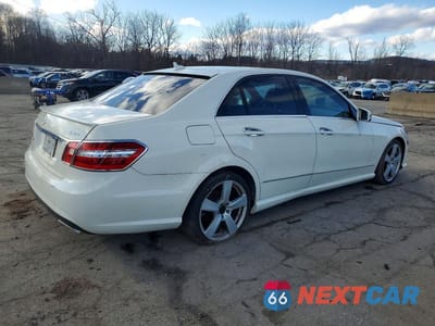 Trzecie zdjęcie samochodu z tyłu: 2011 MERCEDES-BENZ E 350 4MATIC VIN:WDDHF8HB2BA378068 - miniatura