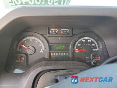 Zdjęcie 8 z 10 samochodu: 2014 FORD ECONOLINE E350 SUPER DUTY CUTAWAY VAN VIN:1FDEE3FL0EDA13420 - miniatura