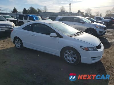 Czwarte zdjęcie samochodu z boku: 2010 HONDA CIVIC LX VIN:2HGFG1B63AH510418 - miniatura