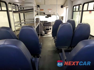 Zdjęcie 10 z 13 samochodu: 2022 FORD E350 SHUTTLE BUS VIN:1FDEE3FN9NDC42471 - miniatura
