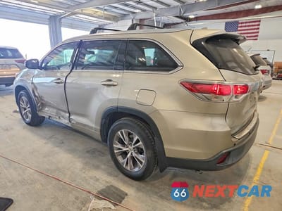 Drugie zdjęcie samochodu z przodu: 2015 TOYOTA HIGHLANDER XLE VIN:5TDJKRFH8FS102961 - miniatura