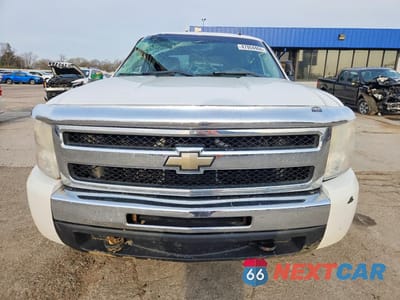 Piąte zdjęcie samochodu w środku: 2010 CHEVROLET SILVERADO K1500 LT VIN:3GCRKSE30AG235558 - miniatura
