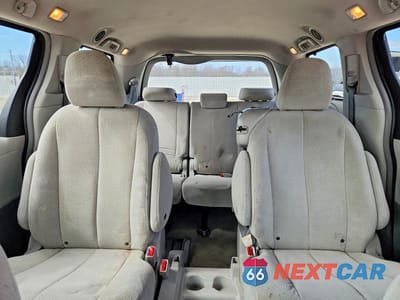 Zdjęcie 10 z 14 samochodu: 2014 TOYOTA SIENNA LE 8-PASSENGER VIN:5TDKK3DC7ES497822 - miniatura