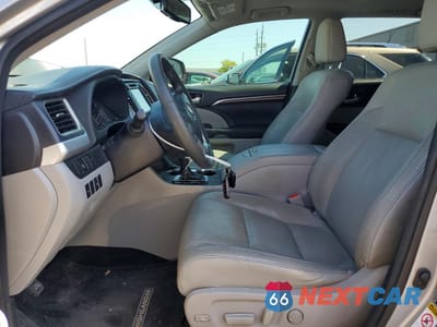 Zdjęcie 7 z 14 samochodu: 2016 TOYOTA HIGHLANDER LIMITED VIN:5TDYKRFH5GS129678 - miniatura