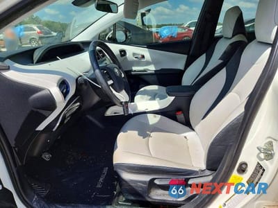 Zdjęcie 7 z 12 samochodu: 2016 TOYOTA PRIUS THREE TOURING VIN:JTDKARFU9G3012080 - miniatura
