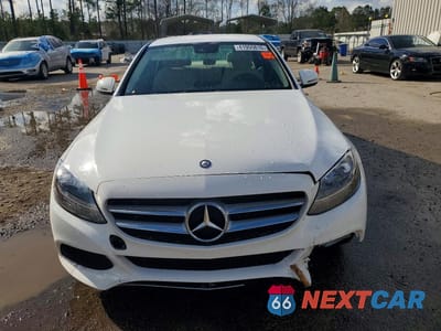 Piąte zdjęcie samochodu w środku: 2016 MERCEDES-BENZ C 300 VIN:55SWF4JB0GU119788 - miniatura