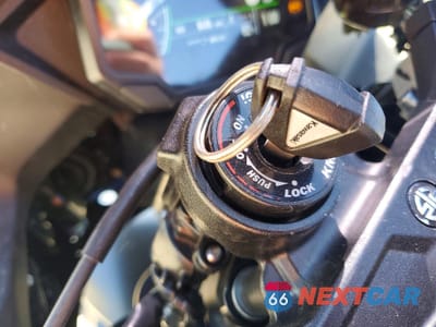 Zdjęcie 8 z 10 samochodu: 2025 KAWASAKI ZX1002 L VIN:JKBZXVL16SA017828 - miniatura