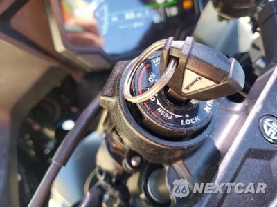 Zdjęcie 8 z 10 samochodu: 2025 KAWASAKI ZX1002 L VIN:JKBZXVL16SA017828 - miniatura