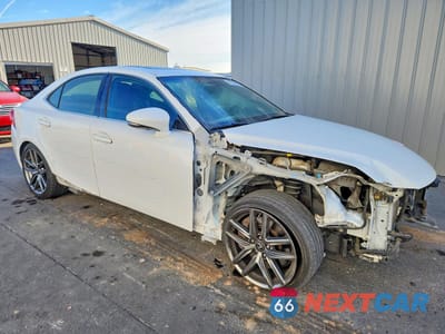 Czwarte zdjęcie samochodu z boku: 2016 LEXUS IS 200T BASE VIN:JTHBA1D28G5027840 - miniatura