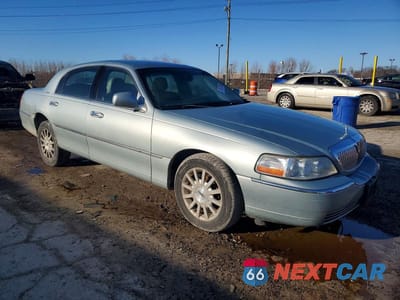 Czwarte zdjęcie samochodu z boku: 2007 LINCOLN TOWN CAR SIGNATURE VIN:1LNHM81W87Y627240 - miniatura