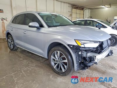 Czwarte zdjęcie samochodu z boku: 2021 AUDI Q5 PREMIUM PLUS VIN:WA1BAAFY3M2117178 - miniatura