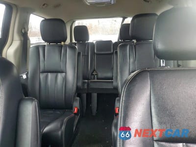 Zdjęcie 10 z 12 samochodu: 2014 CHRYSLER TOWN & COUNTRY VIN:2C4RC1BG2ER381913 - miniatura