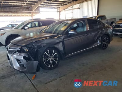 2018 TOYOTA CAMRY SE 4T1B11HK2JU069585 - główne zdjęcie licytacji z USA - miniatura