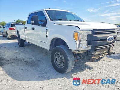 Czwarte zdjęcie samochodu z boku: 2017 FORD F250 SUPER DUTY VIN:1FT7W2BT0HEE95024 - miniatura