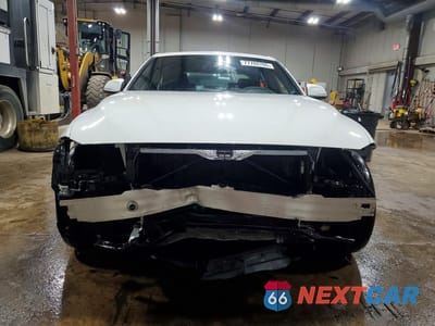 Piąte zdjęcie samochodu w środku: 2018 BMW 330 XI VIN:WBA8D9C53JEB34881 - miniatura
