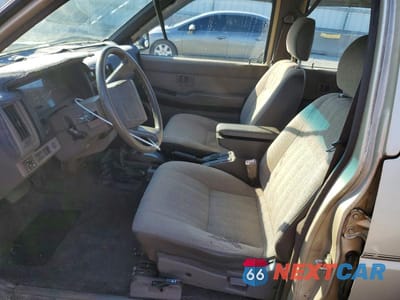 Zdjęcie 7 z 11 samochodu: 1992 NISSAN PATHFINDER XE VIN:JN8HD17Y1NW042971 - miniatura