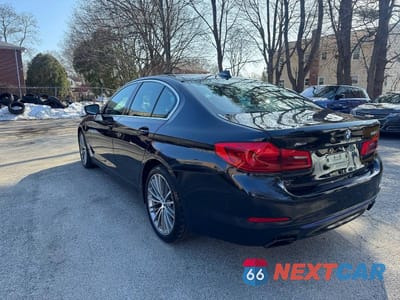 Trzecie zdjęcie samochodu z tyłu: 2019 BMW 540 XI VIN:WBAJE7C58KWW14782 - miniatura