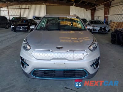 Piąte zdjęcie samochodu w środku: 2020 KIA NIRO EV EX VIN:KNDCC3LGXL5062530 - miniatura
