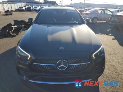 Piąte zdjęcie samochodu w środku: 2022 MERCEDES-BENZ E 350 VIN:W1KZF8DB6NB098498 - miniatura