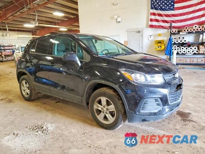 Czwarte zdjęcie samochodu z boku: 2022 CHEVROLET TRAX LS VIN:KL7CJNSM0NB552212 - miniatura