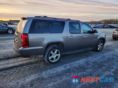 Trzecie zdjęcie samochodu z tyłu: 2013 CHEV SUBURBAN VIN:1GNSCJE06DR155840 - miniatura