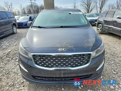 Piąte zdjęcie samochodu w środku: 2020 KIA SEDONA LX VIN:KNDMB5C10L6609605 - miniatura
