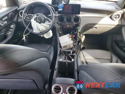 Zdjęcie 8 z 12 samochodu: 2021 MERCEDES-BENZ GLC 300 VIN:W1N0G8EB1MF909509 - miniatura