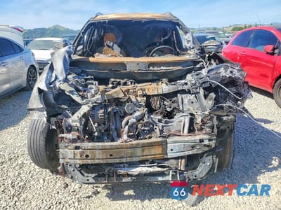 Piąte zdjęcie samochodu w środku: 2018 NISSAN ROGUE SV VIN:KNMAT2MT9JP504146 - miniatura