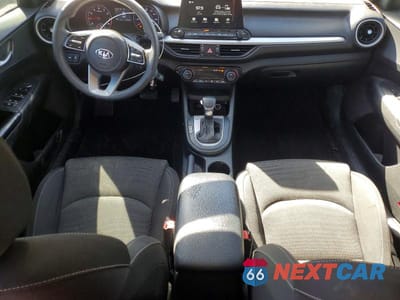 Zdjęcie 8 z 11 samochodu: 2019 KIA FORTE FE VIN:3KPF24AD7KE127349 - miniatura