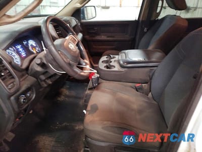 Zdjęcie 7 z 11 samochodu: 2020 RAM 2500 TRADESMAN VIN:3C6UR5HJ9LG172939 - miniatura