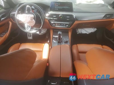 Zdjęcie 8 z 12 samochodu: 2019 BMW M5 VIN:WBSJF0C54KB448090 - miniatura