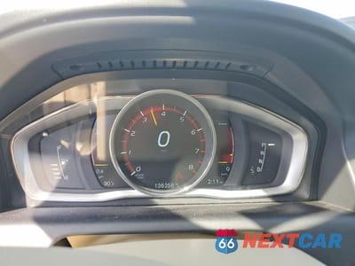 Zdjęcie 9 z 12 samochodu: 2015 VOLVO XC60 T5 PREMIER VIN:YV440MDK0F2720865 - miniatura