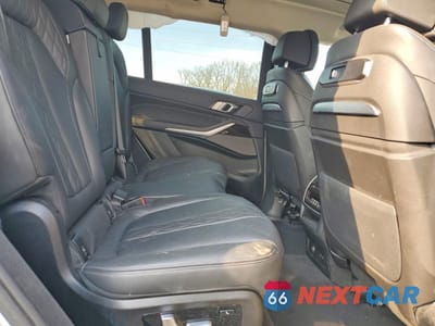 Zdjęcie 11 z 13 samochodu: 2025 BMW X7 XDRIVE40I VIN:5UX23EM02S9X95637 - miniatura