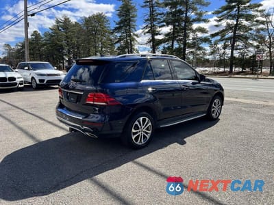 Czwarte zdjęcie samochodu z boku: 2019 MERCEDES-BENZ GLE 400 4MATIC VIN:4JGDA5GB2KB216213 - miniatura