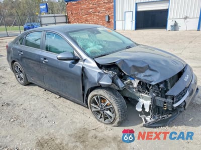 Czwarte zdjęcie samochodu z boku: 2023 KIA FORTE LXS VIN:3KPF24ADXPE623821 - miniatura