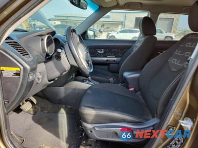 Zdjęcie 7 z 12 samochodu: 2013 KIA SOUL + VIN:KNDJT2A64D7519818 - miniatura