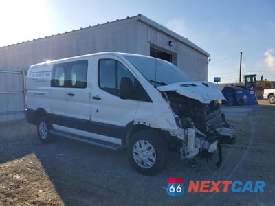 Czwarte zdjęcie samochodu z boku: 2019 FORD TRANSIT T-250 VIN:1FTYR1ZM9KKB21816 - miniatura