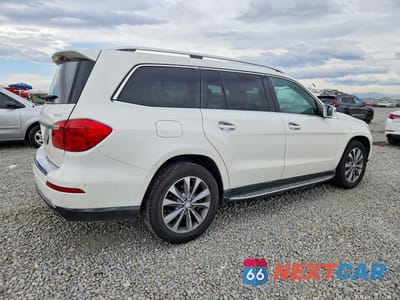 Trzecie zdjęcie samochodu z tyłu: 2013 MERCEDES-BENZ GL 450 4MATIC VIN:4JGDF7CE5DA143800 - miniatura