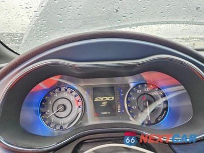 Zdjęcie 9 z 12 samochodu: 2015 CHRYSLER 200 S VIN:1C3CCCBB9FN614436 - miniatura
