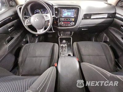 Zdjęcie 8 z 13 samochodu: 2019 MITSUBISHI OUTLANDER SE VIN:JA4AZ3A37KJ000511 - miniatura