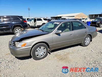 2000 TOYOTA CAMRY LE 4T1BG22K3YU007152 - główne zdjęcie licytacji z USA - miniatura