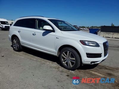 Czwarte zdjęcie samochodu z boku: 2015 AUDI Q7 PREMIUM PLUS VIN:WA1LGAFEXFD028045 - miniatura