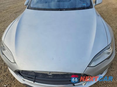 Zdjęcie 11 z 12 samochodu: 2016 TESLA MODEL S VIN:5YJSA1E2XGF123791 - miniatura