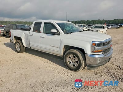 Czwarte zdjęcie samochodu z boku: 2017 CHEVROLET SILVERADO C1500 LT VIN:1GCRCREC5HZ299580 - miniatura