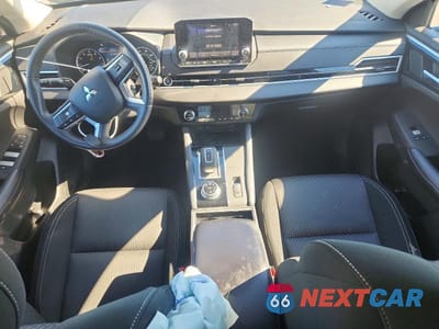 Zdjęcie 8 z 13 samochodu: 2022 MITSUBISHI OUTLANDER ES VIN:JA4J4TA87NZ033220 - miniatura