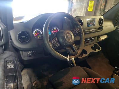 Zdjęcie 8 z 12 samochodu: 2019 MERCEDES BENZ SPRINTER 2500 DELIVERY VAN VIN:WD3PF1ED5KT014812 - miniatura